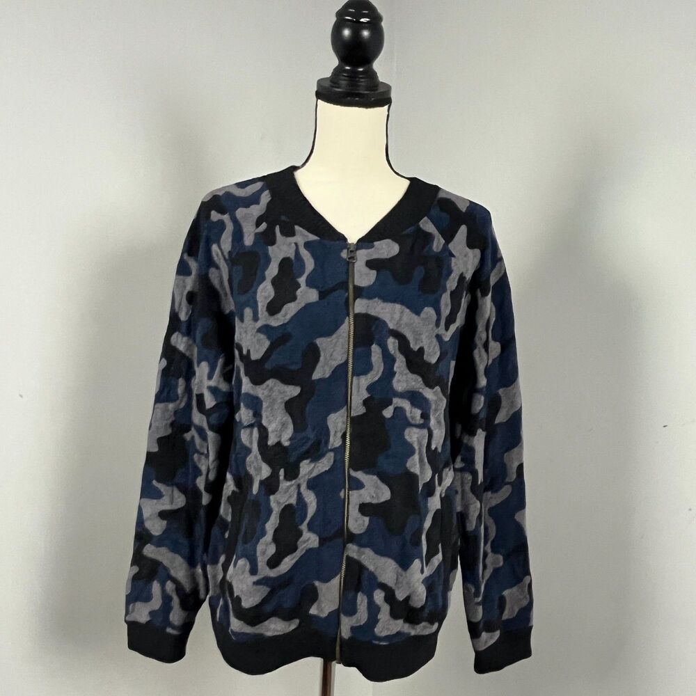 Barefoot Dreams CozyChic Ultra Lite Camo Zip Up Bomber Sweater Women's Large - Picture 2 of 6